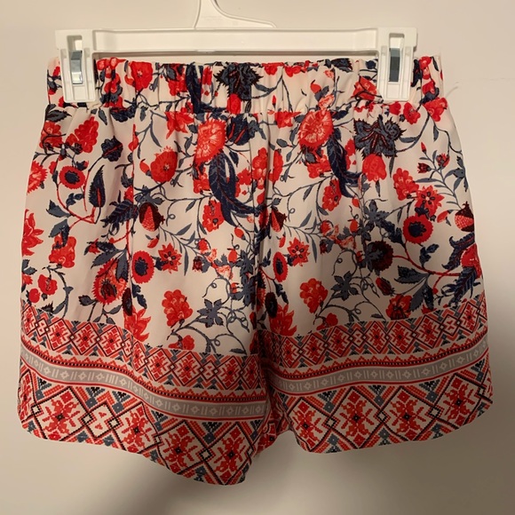High waisted patterned shorts - Picture 2 of 3